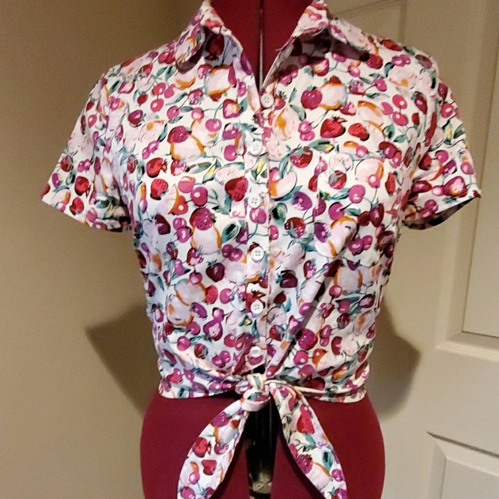 Tatyana Rockabilly Fruity tie-front Crop Top